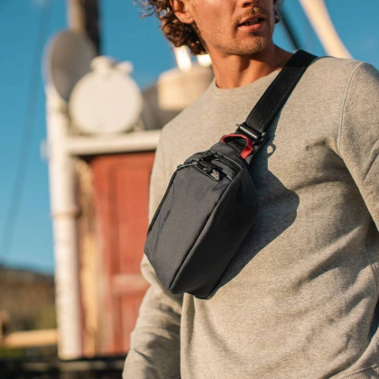 Ledvinka Pacsafe V Anti-Theft Hip Pack