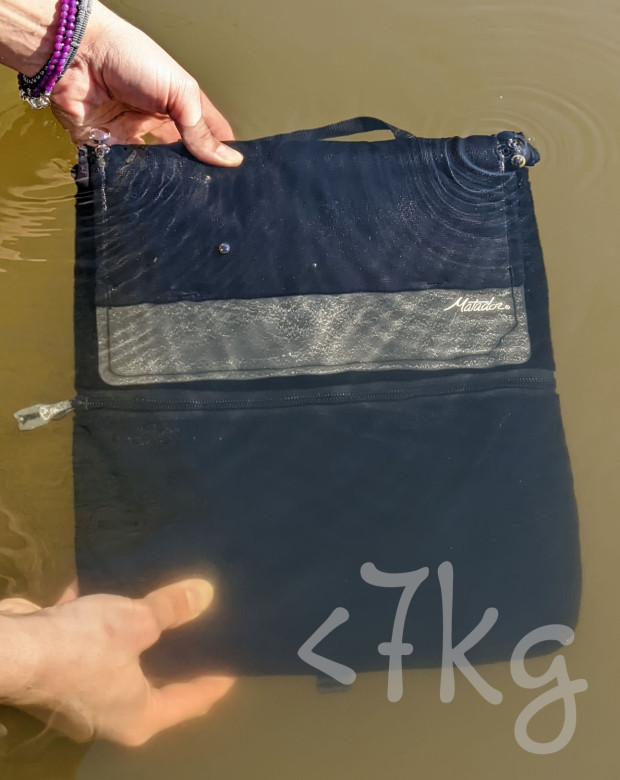 Pouzdro na notebook Matador Laptop Base Layer